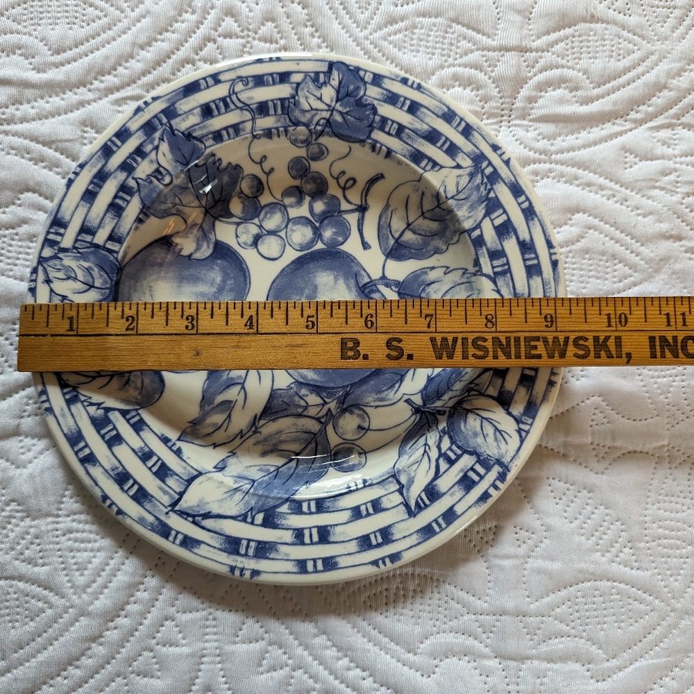 Vtg Pier 1 made in Italy blue and white fruit salad plate - Picture 5 of 5